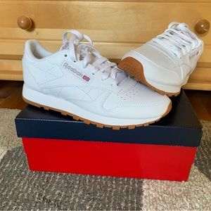 NEW Reebok Classic Leather Shoe, Ftwr White/Pure Grey 3/Rubber Gum 03, Women’s 7